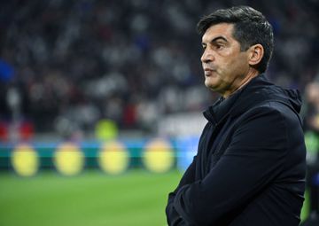 Adeptos do Lyon deixam faixa com recado a Paulo Fonseca e jogadores 