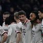Thomas Muller a pedir aos seus companheiros para agradecerem o apoio dos adeptos do Bayern