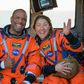Amaragem da cápsula Integrity no Pacífico - os astronautas Victor Glover e Christina Koch - foto: Nasa