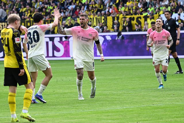 Festejos do Leverkusen frente ao Dortmund