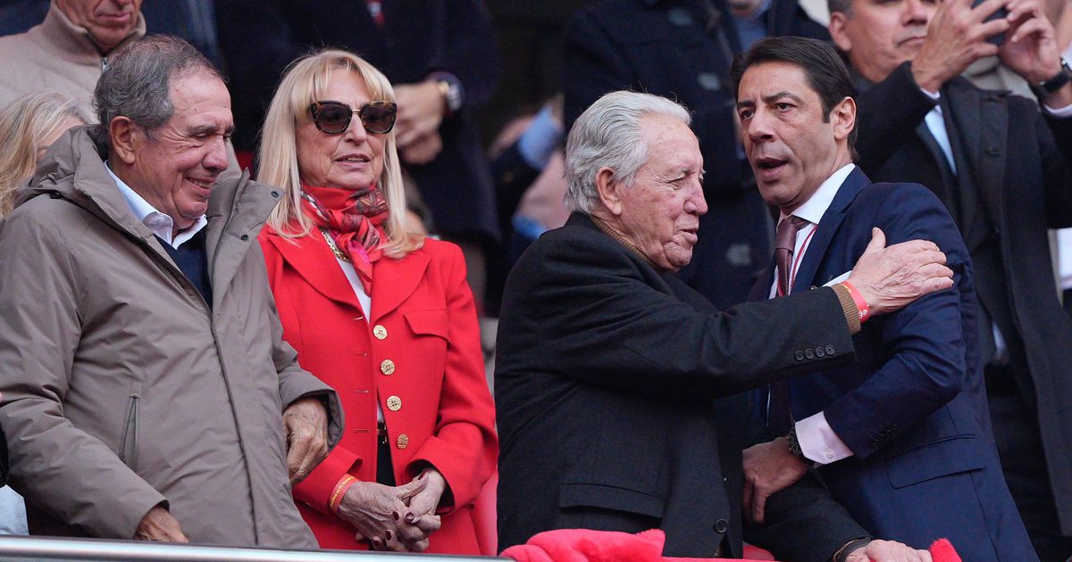 João Gabriel: «Rui Costa tem condições para continuar? É a ele que lhe cabe responder!»»