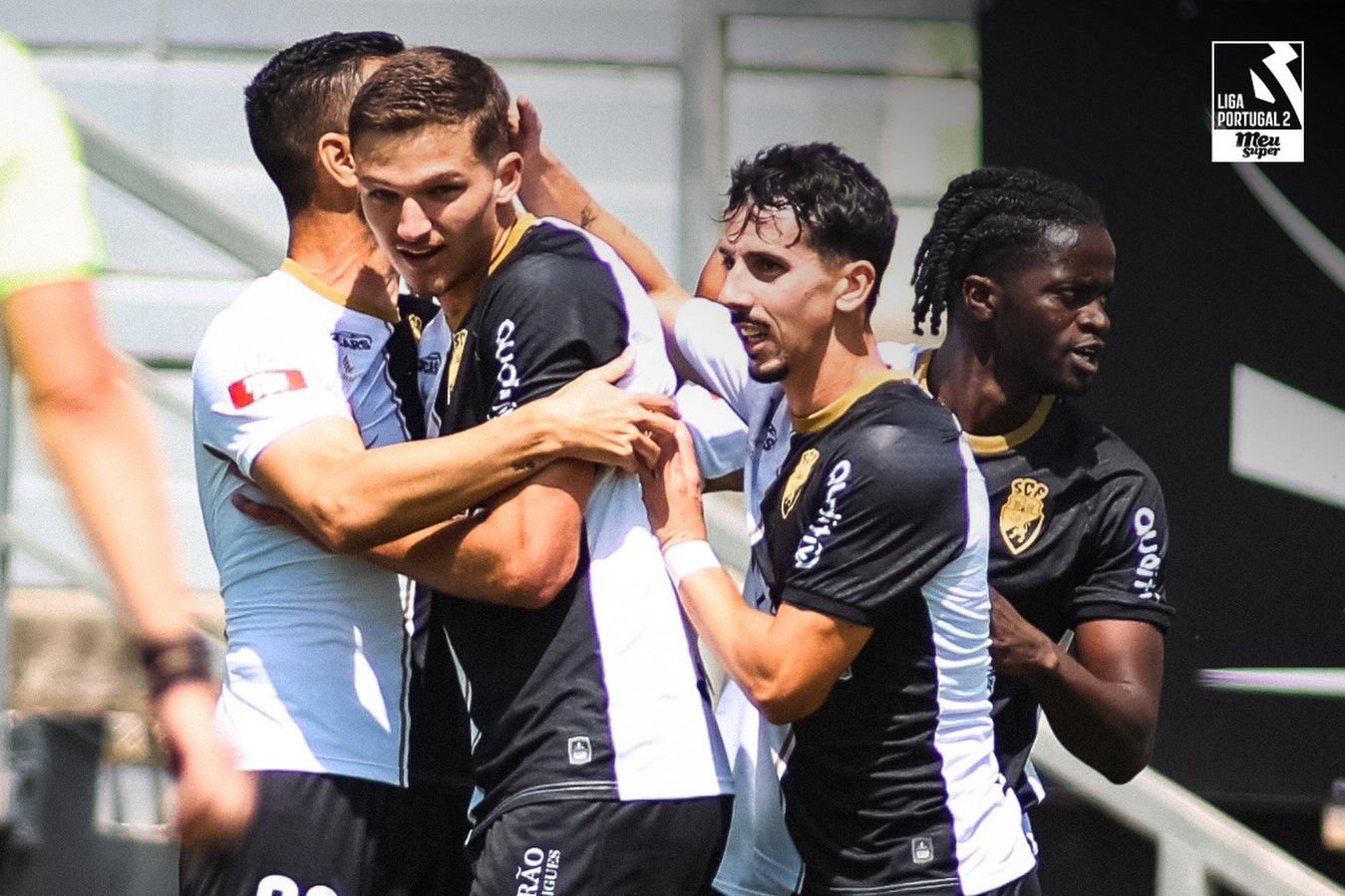 O Farense derrotou (2-1) o Sporting B, no São Luís, em Faro. -Foto: SC FARENSE