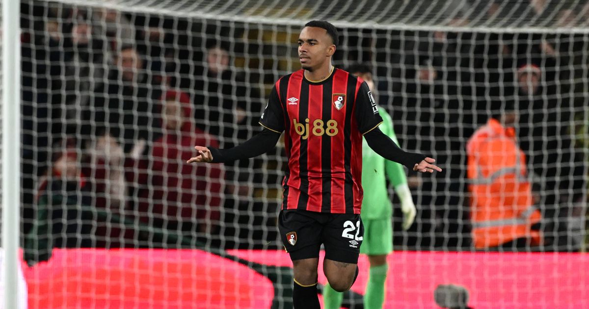 Marcou ao Arsenal, faz história na Premier League e é elegível por Portugal