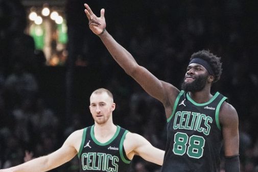 Neemias Queta faz história pessoal com primeiro triplo na NBA (vídeo)