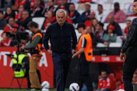 José Mourinho, treinador do Benfica