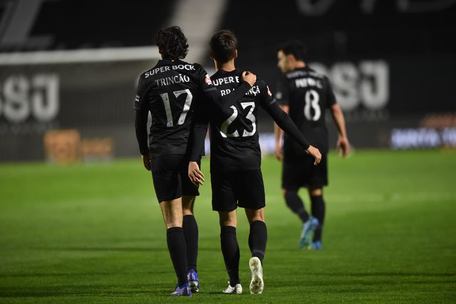 Golo de Bragança na Reboleira colocou os leões na frente - Foto: Miguel Nunes