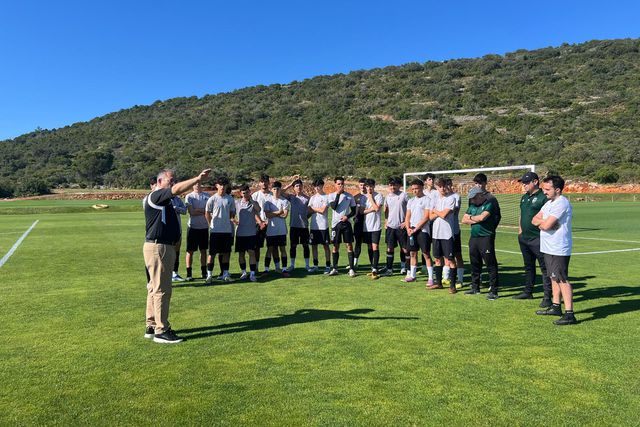 Farense inaugurou mais um relvado da sua Academia