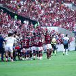 Flamengo bate Corinthians e isola-se no Brasileirão