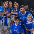 Rúben Neves celebra título saudita com a família