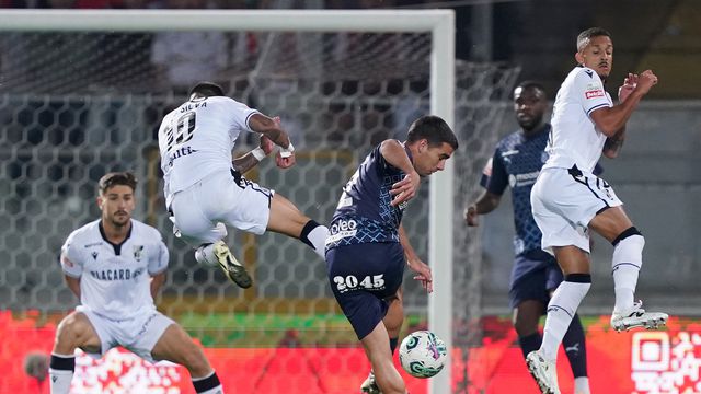 É assim que se festeja! O golo decisivo no dérbi minhoto visto da bancada