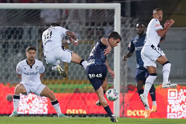 É assim que se festeja! O golo decisivo no dérbi minhoto visto da bancada