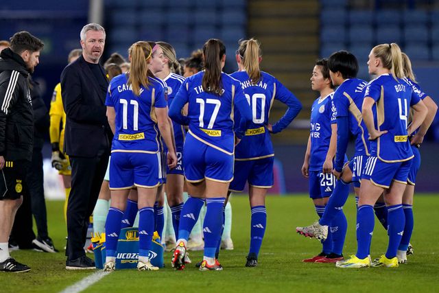 Ex-treinador do Leicester conta relação amorosa com jogadora que o deixou desempregado