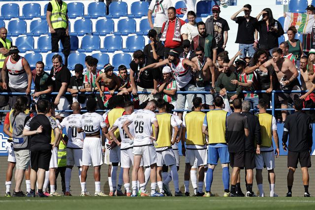 Destaques dos amadorenses: apagão da defesa ao ataque