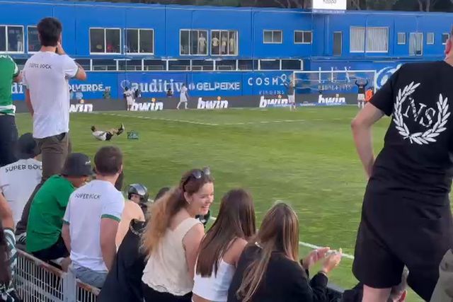 Paulinho dá 'show' no relvado após o Estoril-Sporting