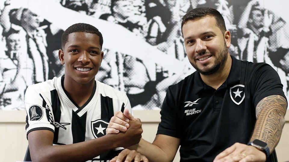 Botafogo de Artur Jorge segura promessa da formação