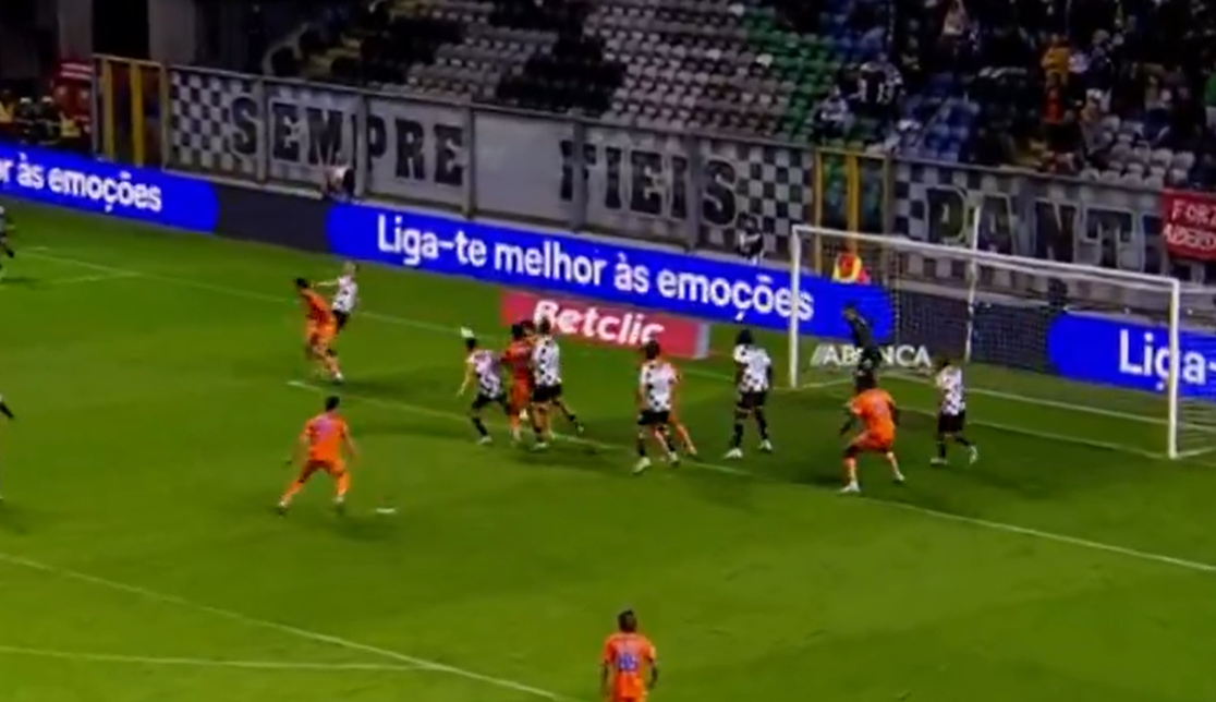 VÍDEO: Marcano aumenta vantagem portista no dérbi