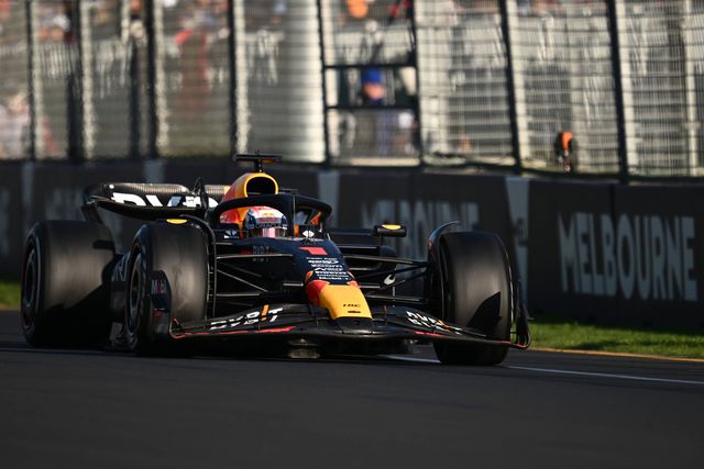 Max Verstappen ao volante do Red Bull