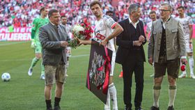 «O pai está a morrer...», a anedota que Thomas Muller contou no adeus aos adeptos