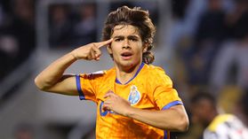 Mais um passe de mágica do menino-fenómeno na noite das carambolas: as notas do jogadores do FC Porto