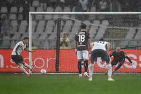 Inter roda mas vence em Turim e pressiona Nápoles