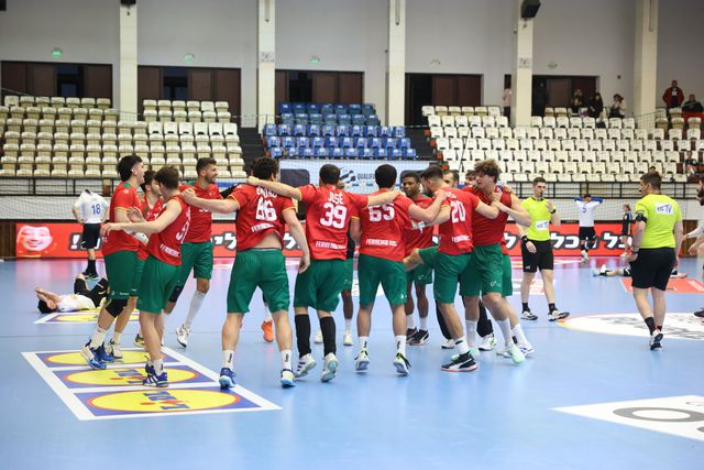 Portugal sofre, mas vence Israel no fecho da qualificação para o Euro26