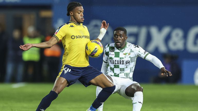 Moreirense-Estoril: primeiro remate enquadrado à passagem do quarto de hora!