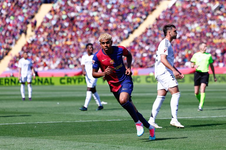 Sete golos no clássico e Barça com o título na mão