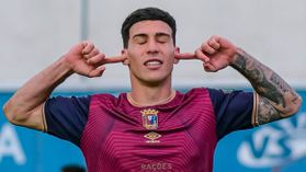 Uma ‘picadinha’ em espanhol que levantou o estádio em Torres (vídeo)