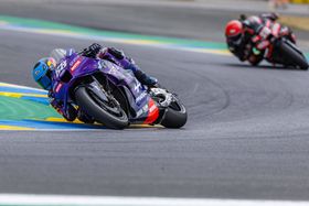 GP França: Miguel Oliveira era 7.º e caiu a 6 voltas do fim, Zarco fez a festa em casa