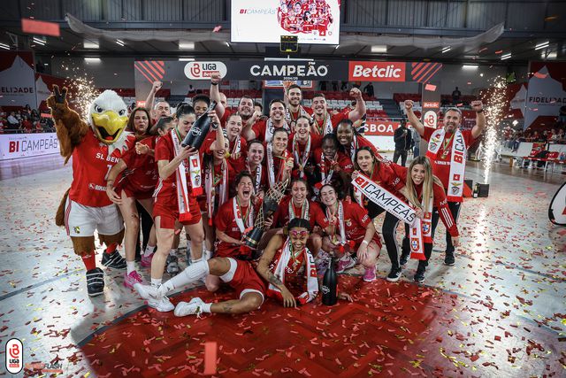 Benfica bicampeão na Luz