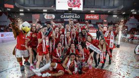 Benfica bicampeão na Luz