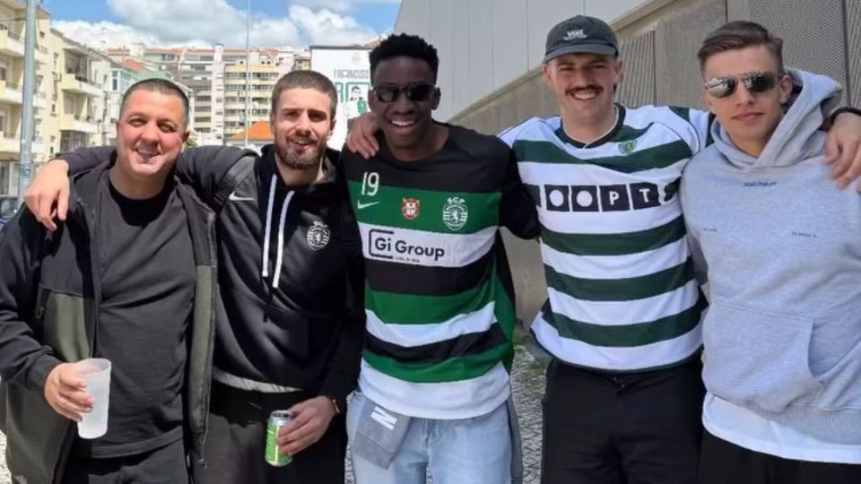 Jogadores do andebol do Sporting foram ao dérbi