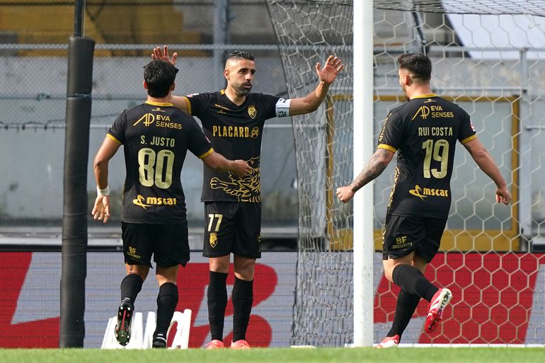 V. Guimarães-Farense: Dario Poveda marca