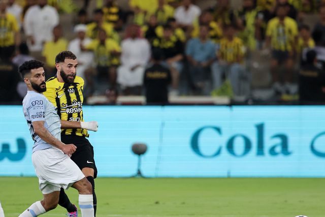 Benzema 'abate' Pedro Emanuel e Al Ittihad tem o título saudita na mão