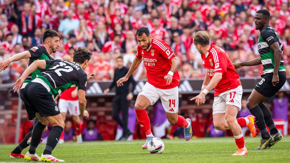 Pavlidis com grande arrancada para o golo do empate no dérbi