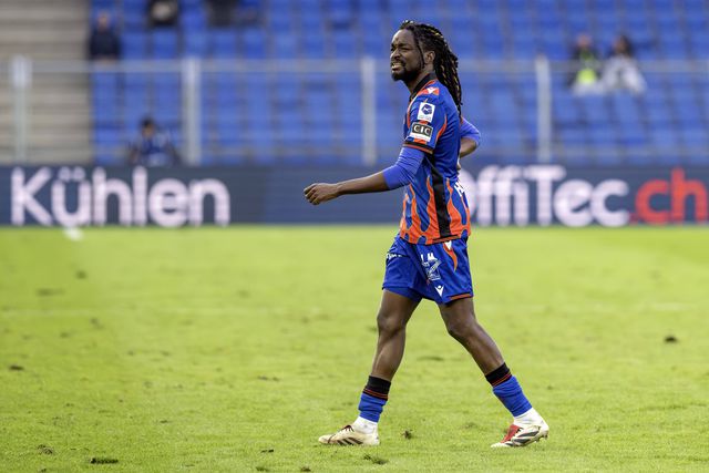Romário Baró celebra 'dobradinha' pelo Basileia e volta ao FC Porto