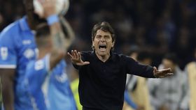 Conte explica porque decidiu ficar no Nápoles