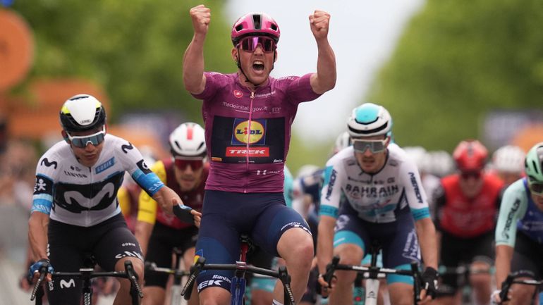 Giro: Pedersen recupera camisola rosa no adeus à Albânia