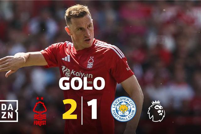 Chris Wood voa para colocar Forest em vantagem