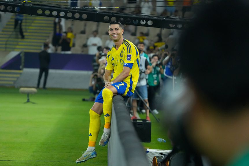 Cristiano Ronaldo festeja golo pelo Al Nassr na partida com o Yokohama Marinos, para a Champions asiática