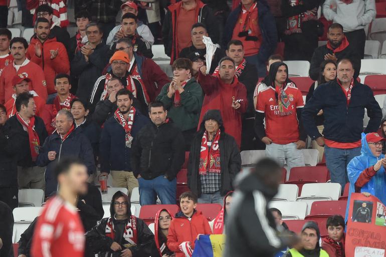Protestos dos adeptos do Benfica no final do empate com o SC Braga (foto: Miguel Nunes)
