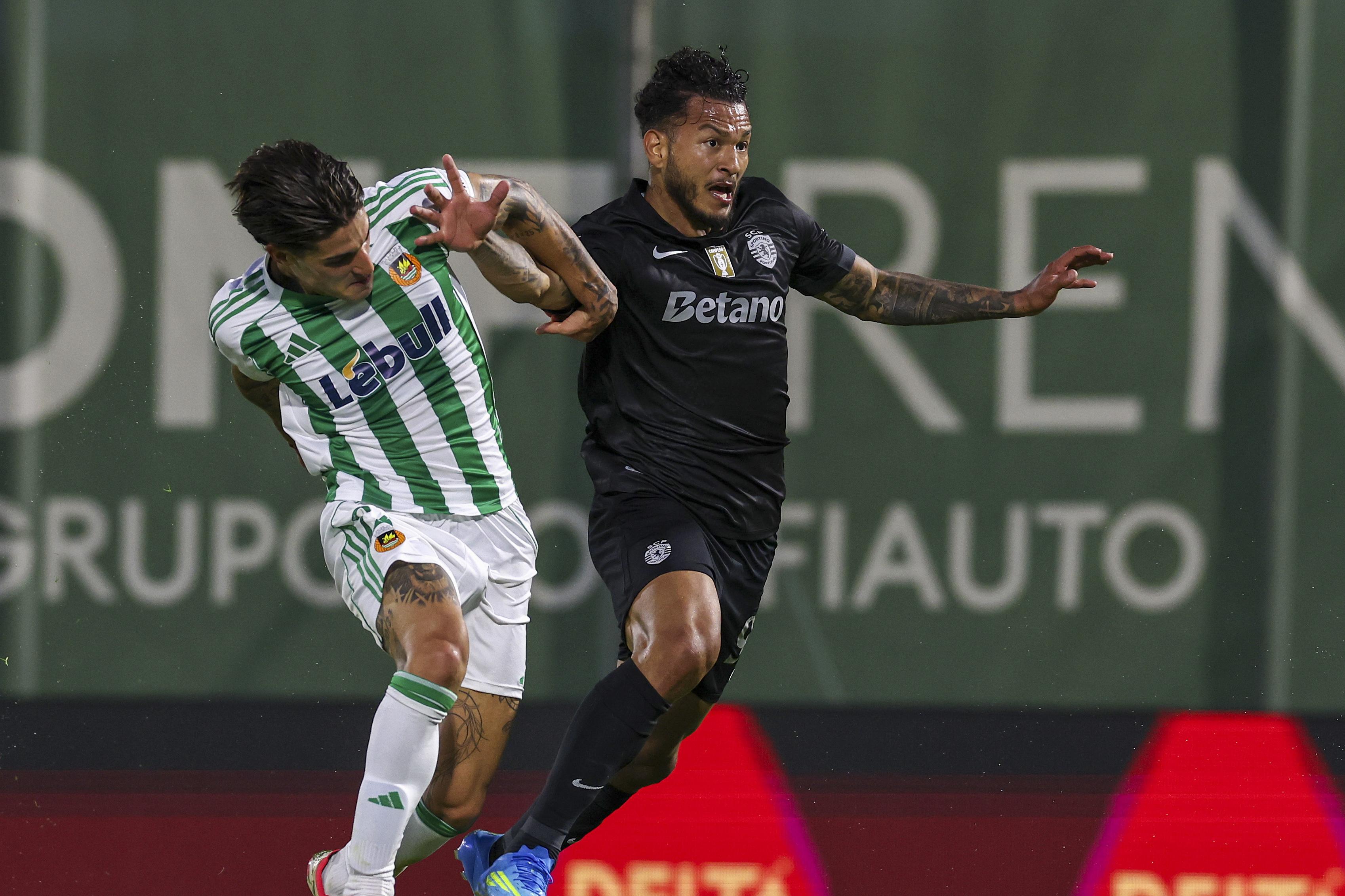Expulsão de Petrasso acabou por ser o ponto de reviravolta do jogo - Foto: Estela Silva/EPA/Lusa