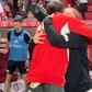 Histórico: a festa de Marie-Louise com os jogadores do Union após primeira vitória na Bundesliga