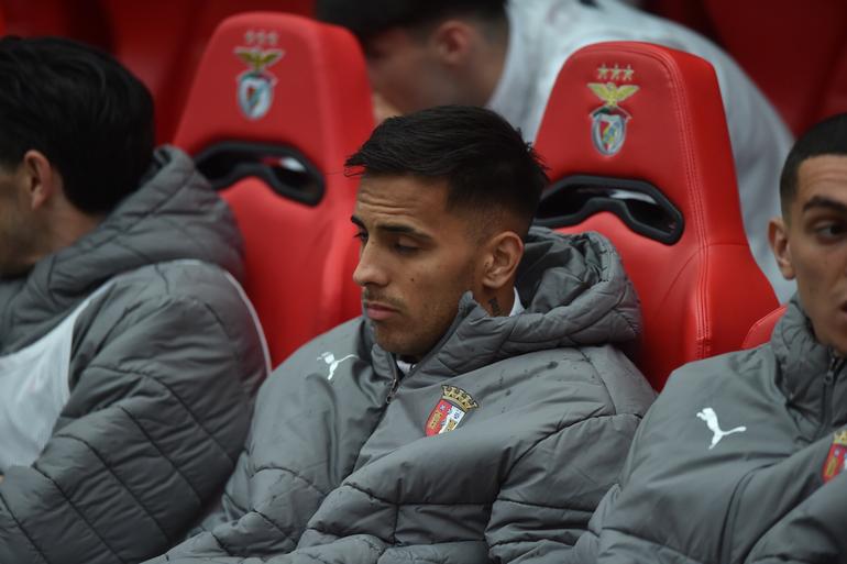 Rodrigo Zalazar, pretendido pelo Benfica, futuro reforço do Sporting, no banco de suplentes do SC Braga frente ao Benfica - Foto: A BOLA/Miguel Nunes