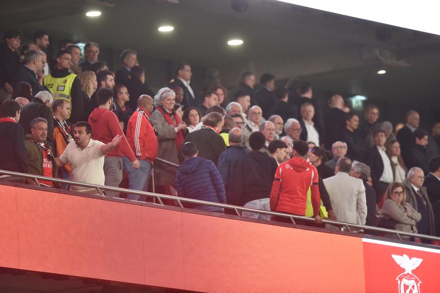 Protestos dos adeptos do Benfica no final do empate com o SC Braga (foto: Miguel Nunes)