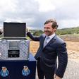 Luís Filipe Menezes e Villas-Boas depositaram cápsula do tempo nos terreno do CAR - Foto: FC Port