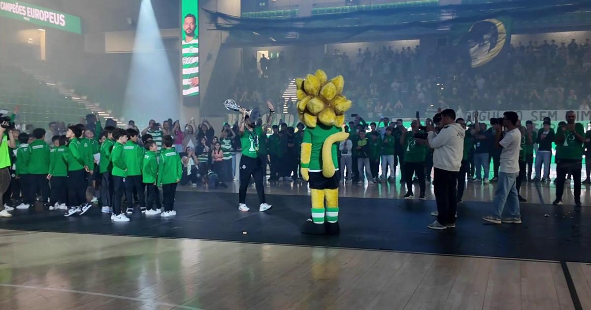 Carrinho de Chiskala, vassoura e minhoca dos Paçó: a festa do Sporting no João Rocha