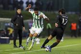 Diogo Bezerra com Francisco Trincão no Rio Ave-Sporting da 33.ª jornada da Liga (ESTELA SILVA/LUSA)