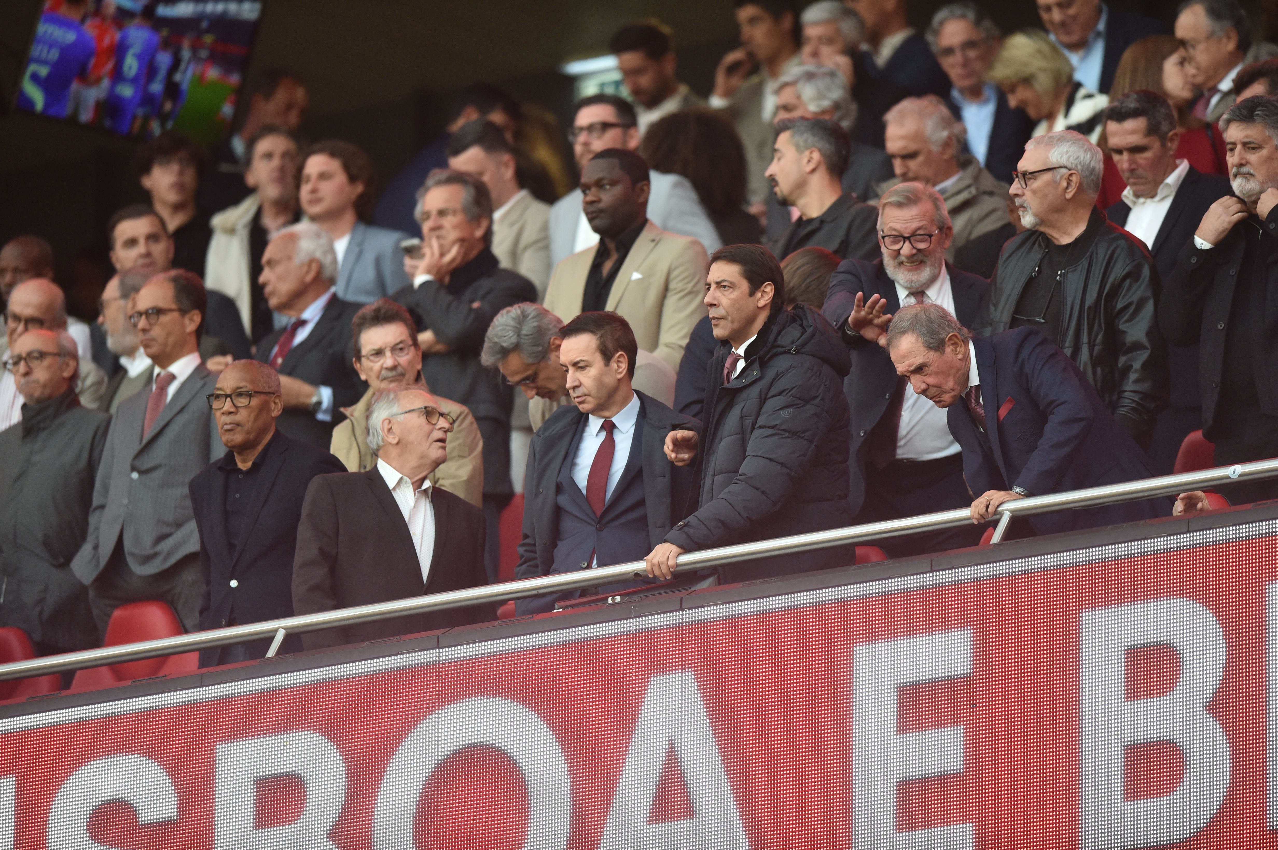 António Salvador e Rui Costa, presidentes de SC Braga e Benfica, respetivamente, na tribuna da Luz - Foto: A BOLA/Miguel Nunes