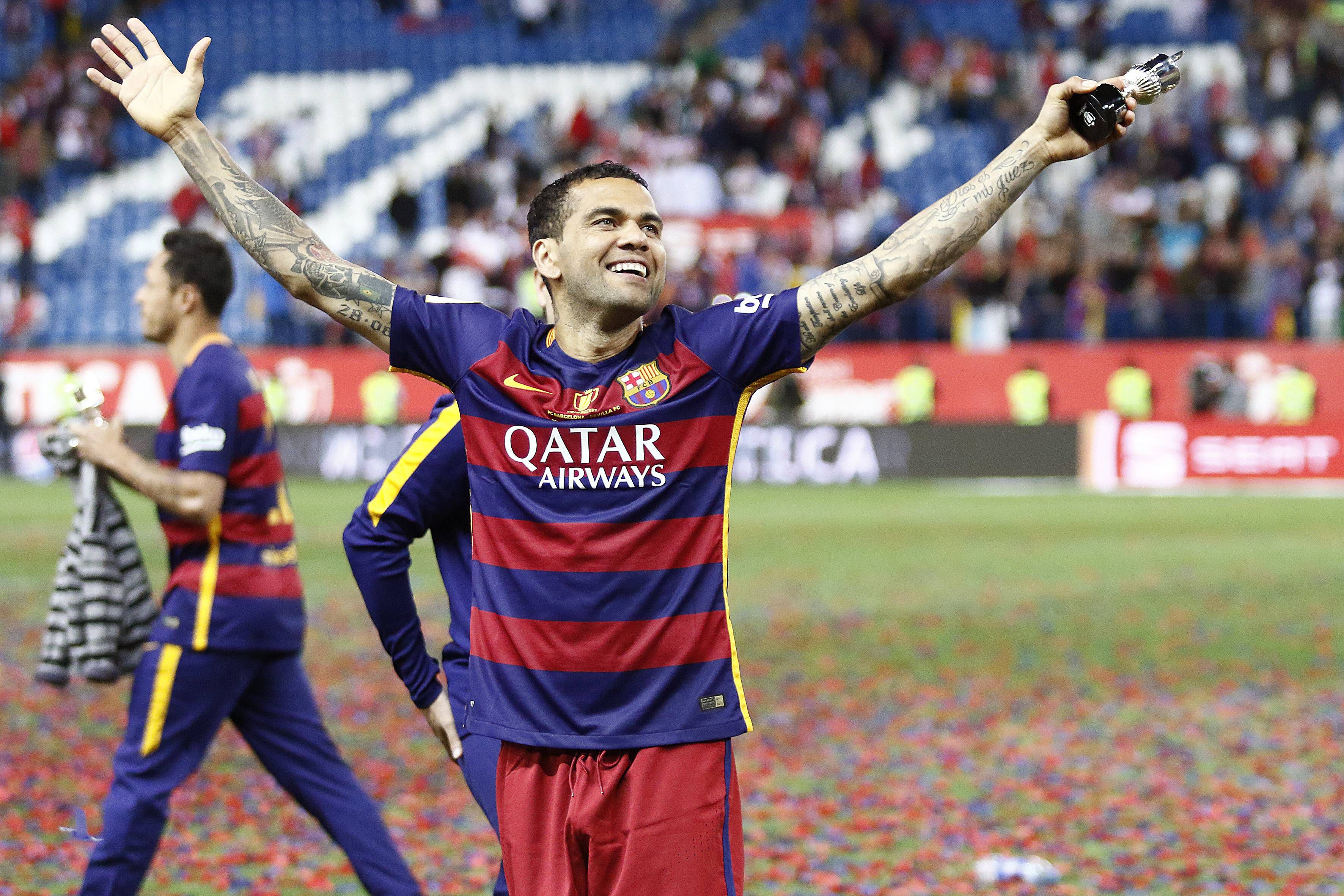 Daniel Alves, 43 títulos, a maioria pelo Barcelona